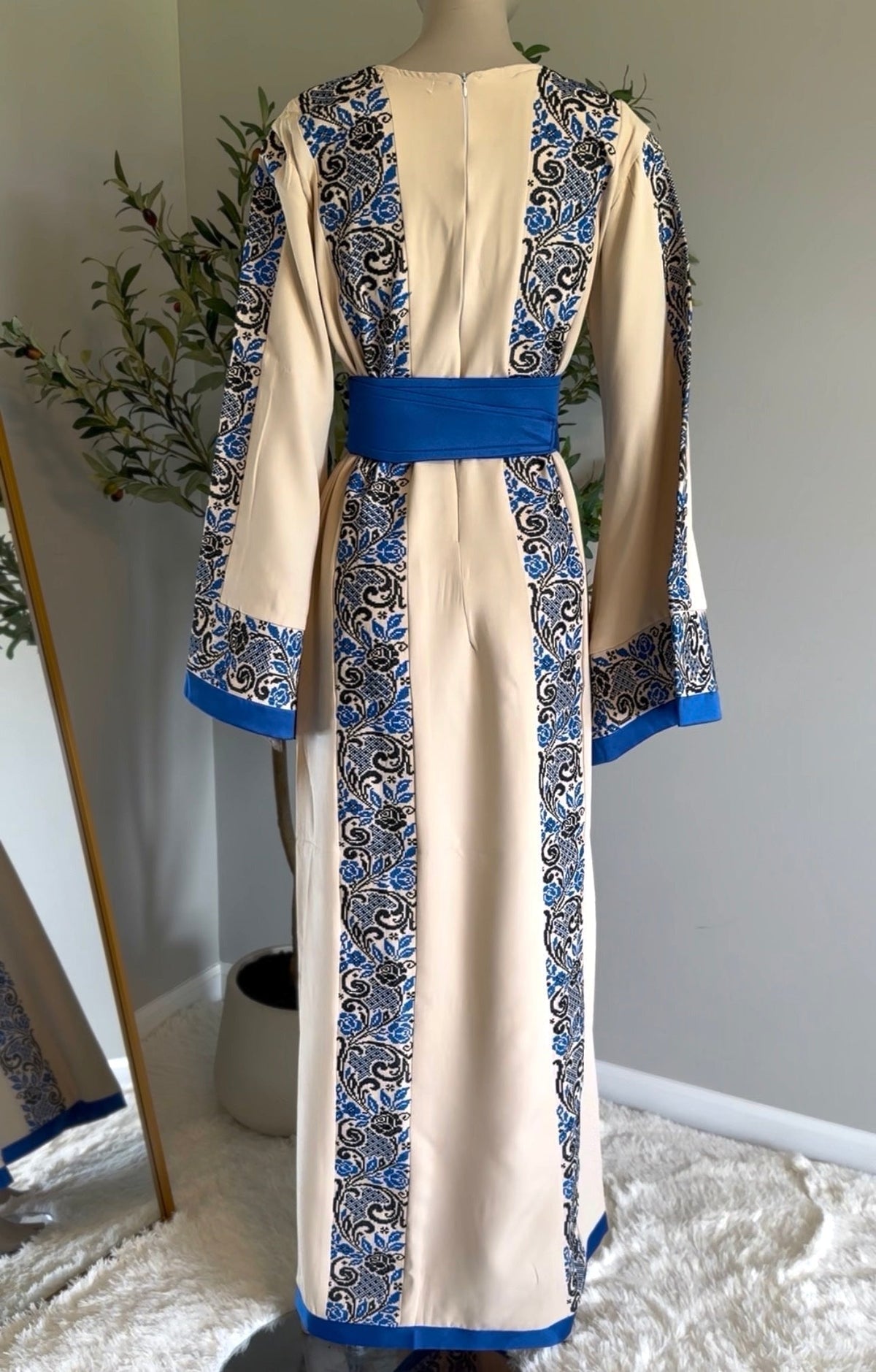Beige and royal blue and navy thobe
