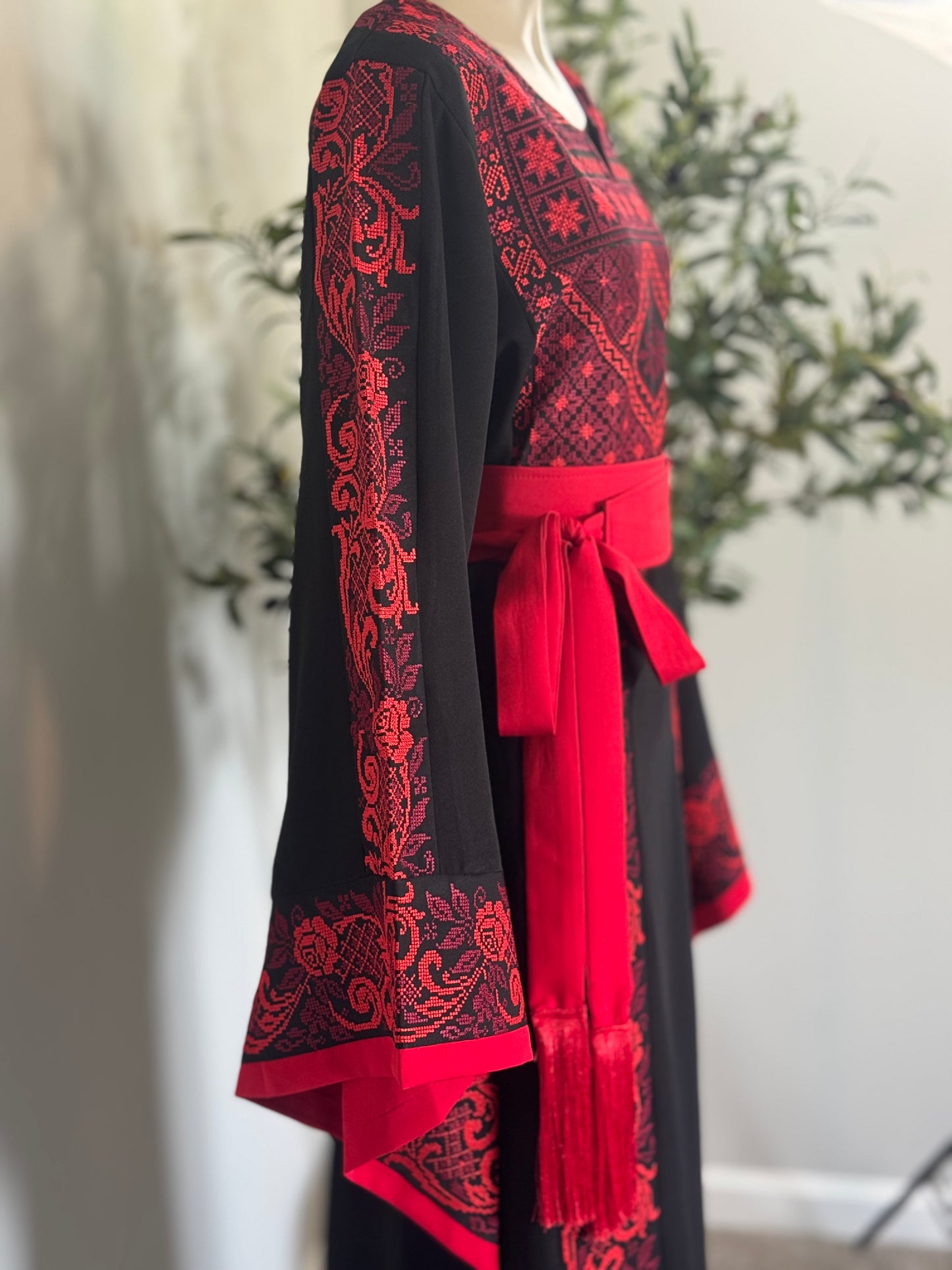 Elegant black thobe
