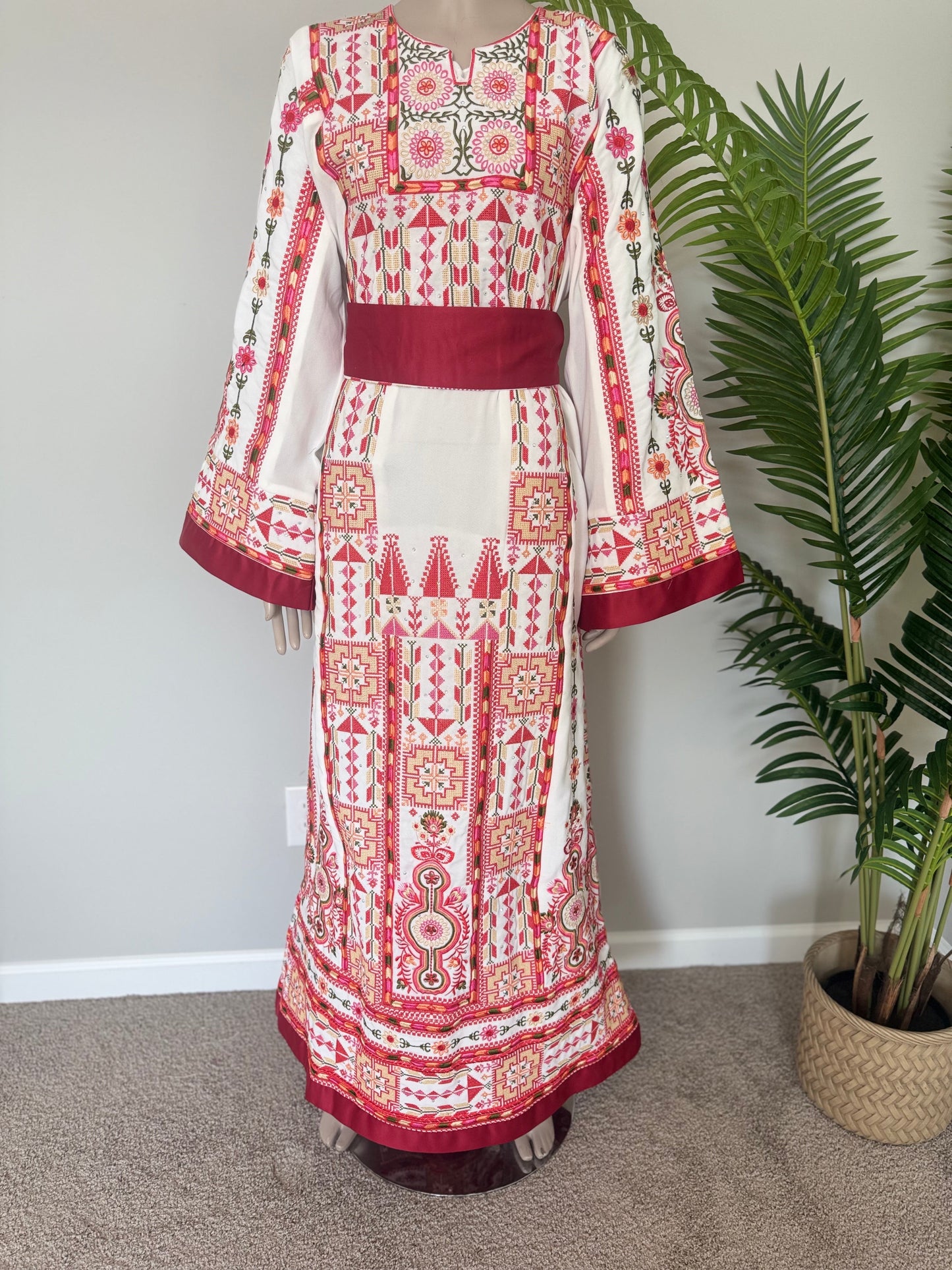 White and red thobe