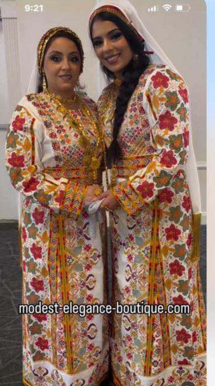 White thobe with flowers