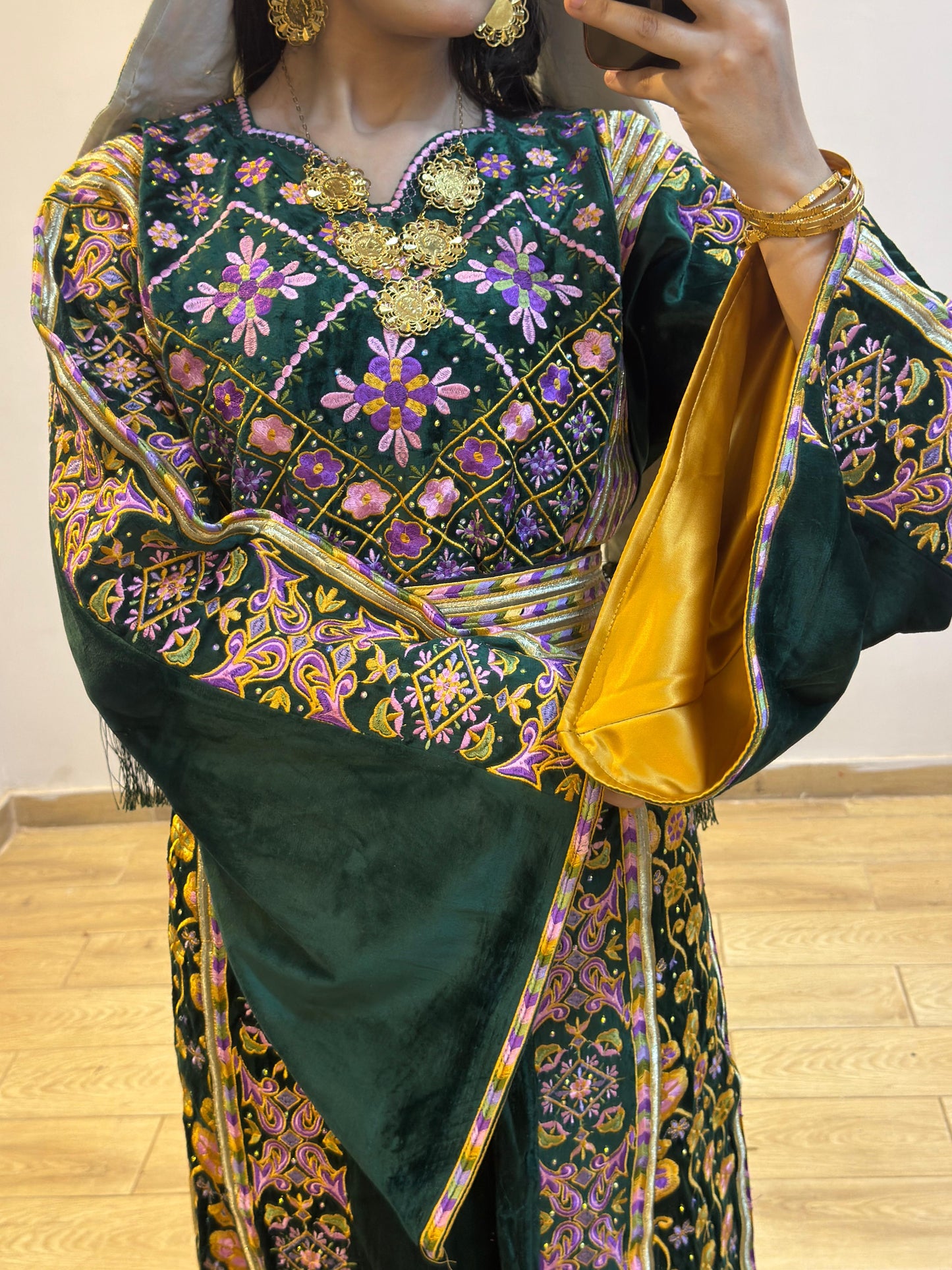 Read-made green silk velvet thobe