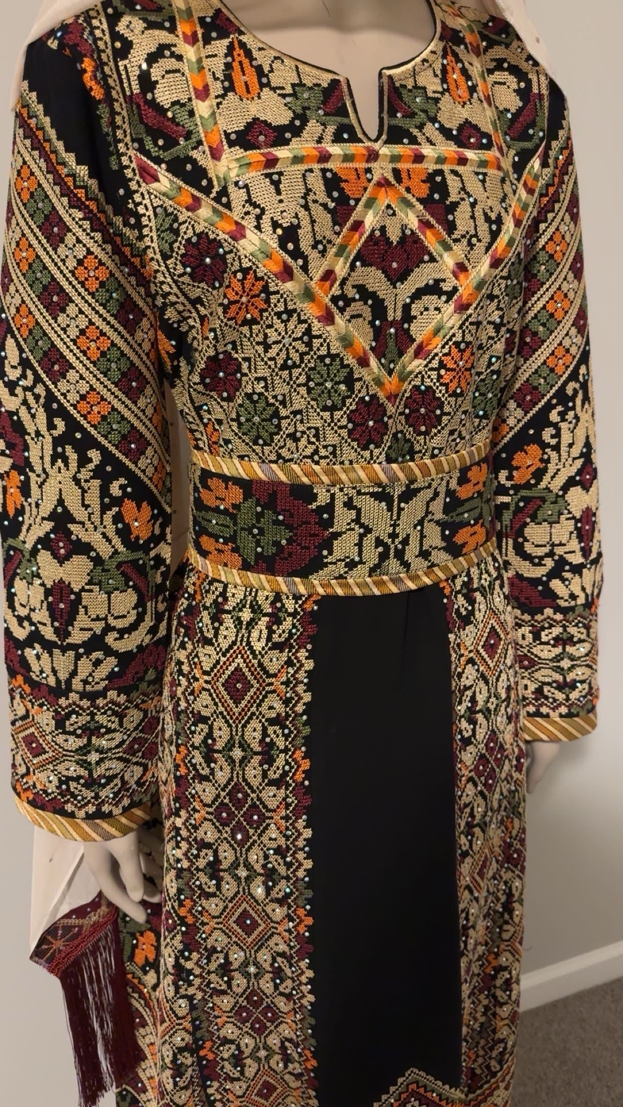 Ready- made thobe with matching belt and scarf