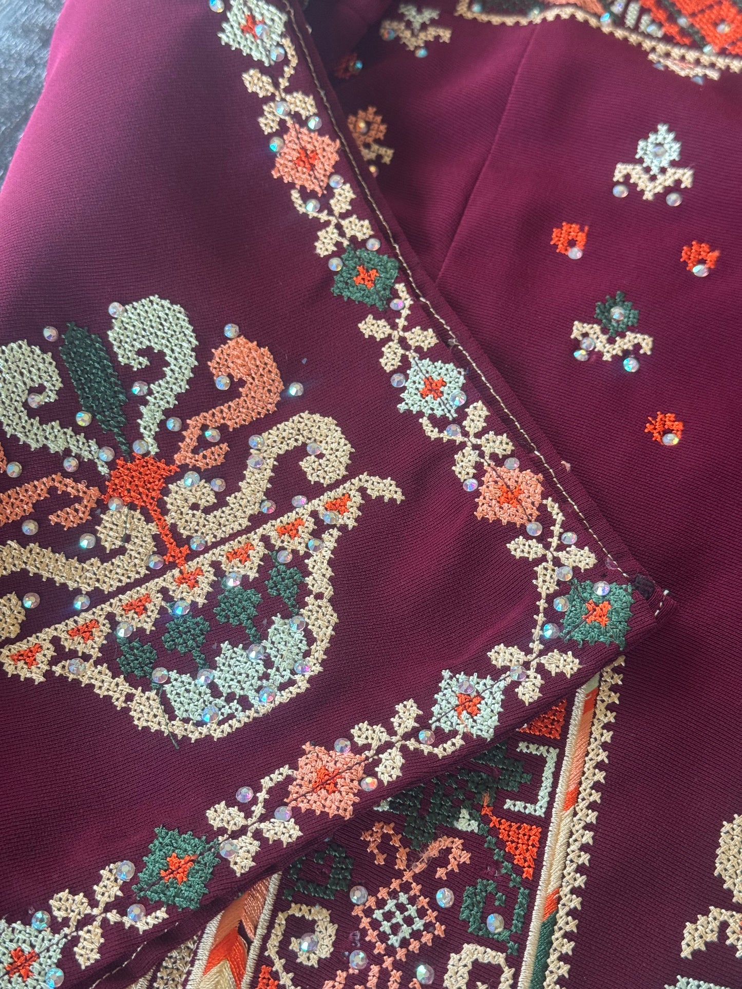 Burgundy fabric thobe