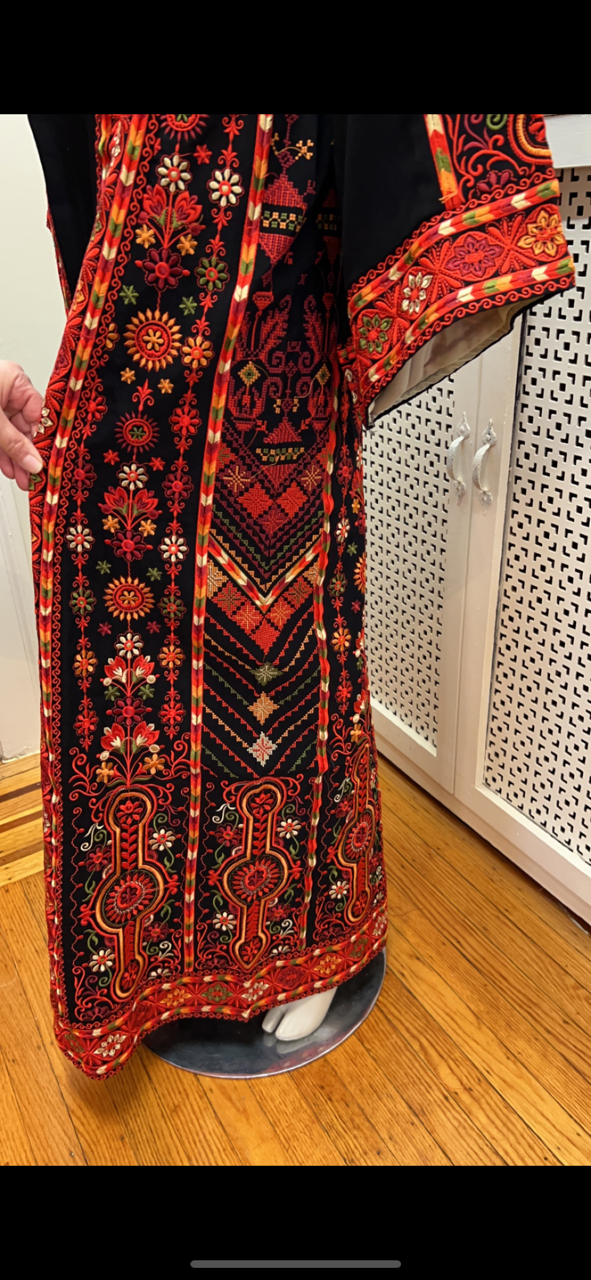 Black and red elegant thobe