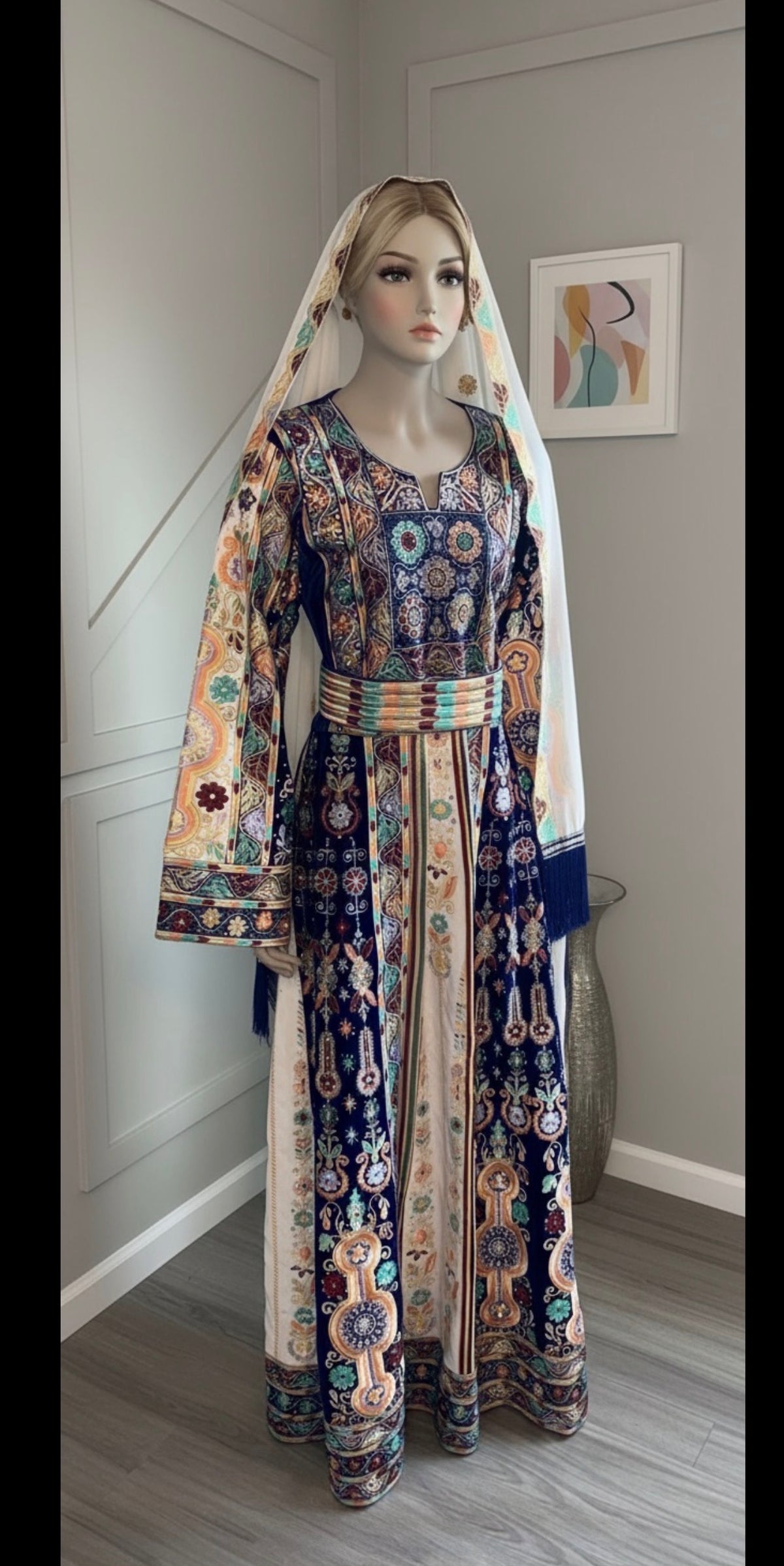 Navy blue and white velvet Malakah