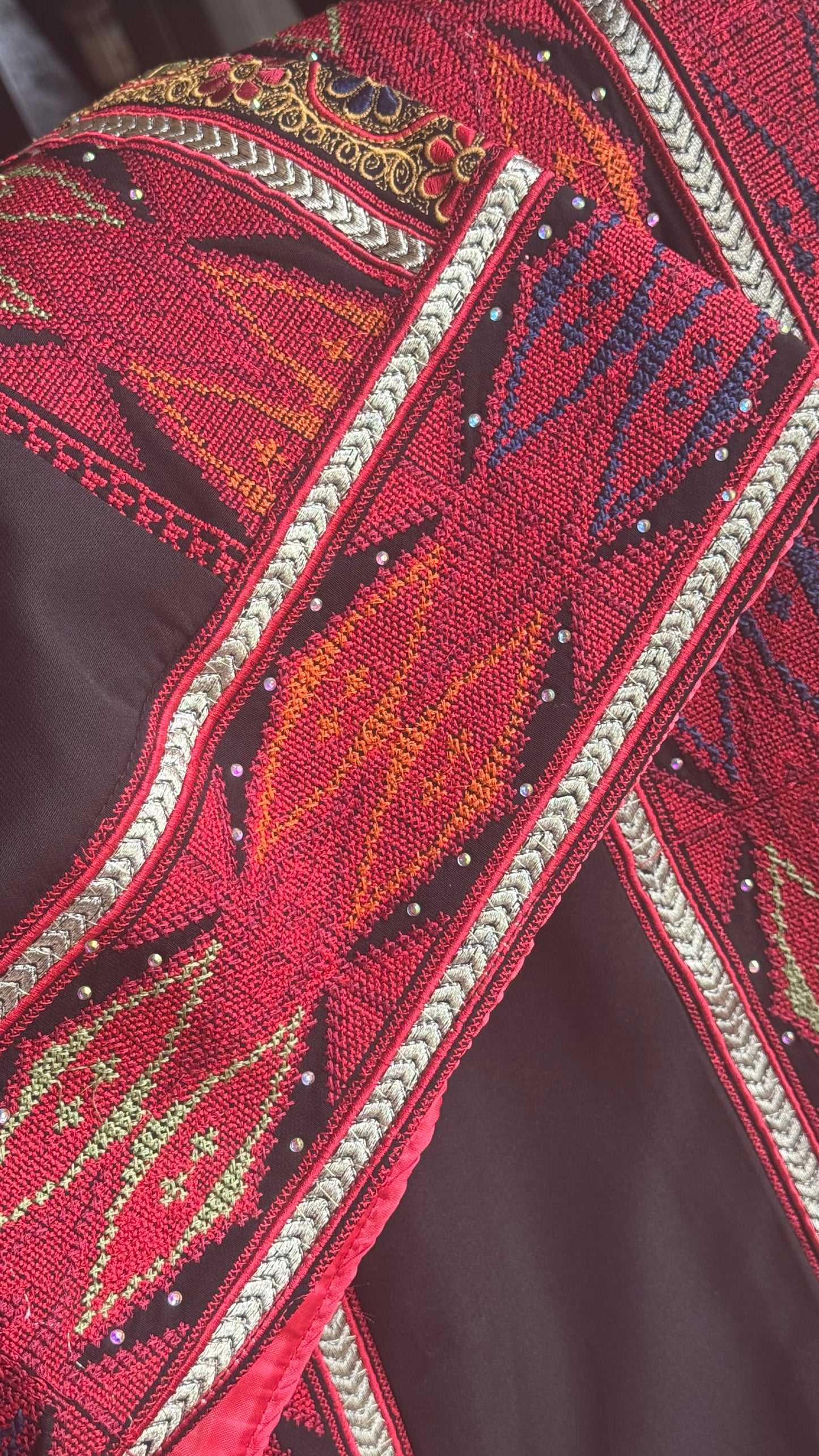 Black and  Red Embroidered Thobe