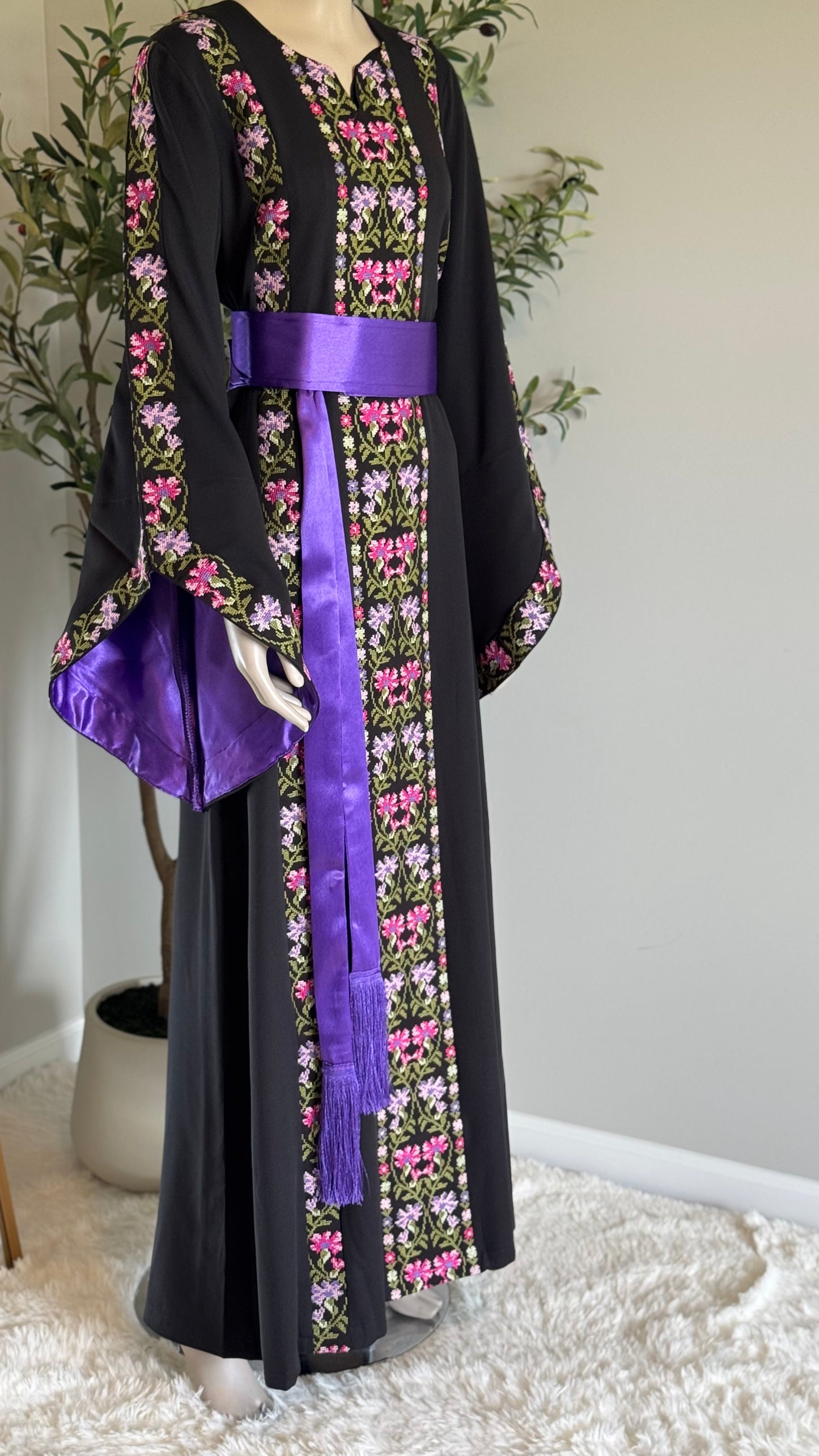 Black and purple embroidered dress/ thobe