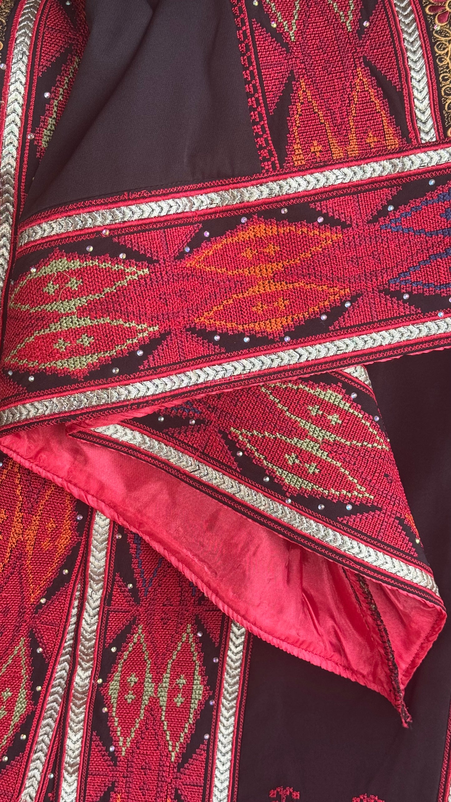 Black and  Red Embroidered Thobe