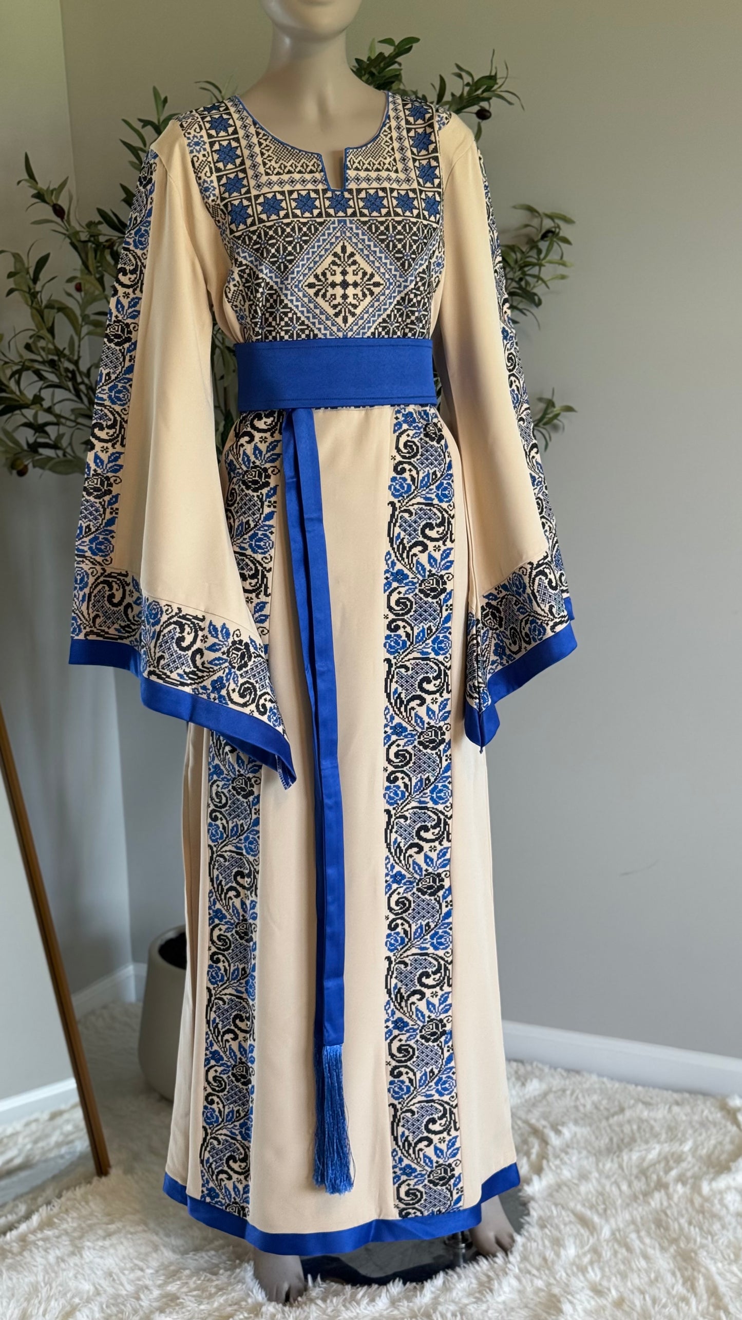 Beige and royal blue and navy thobe