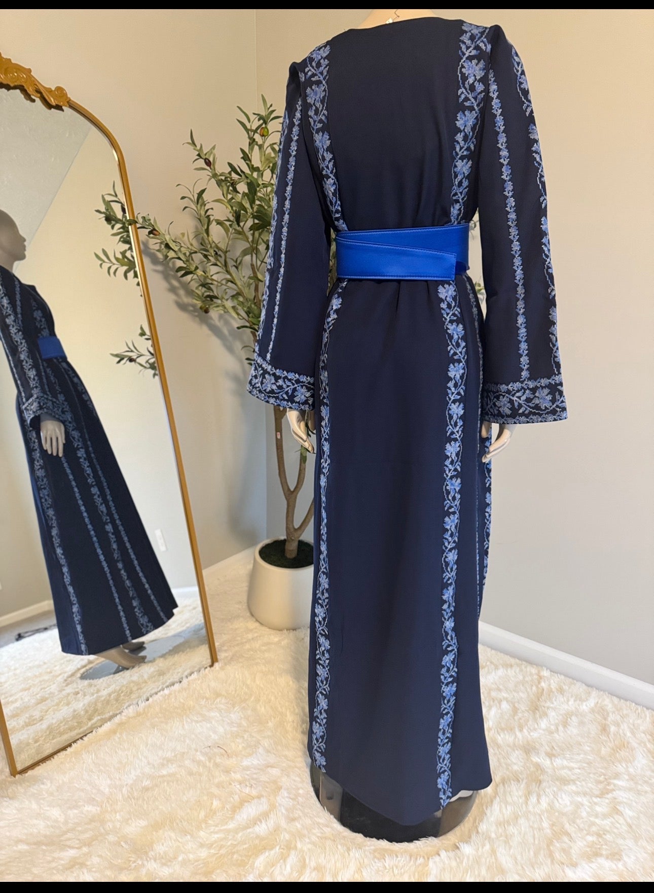 Navy blue embroidered thobe
