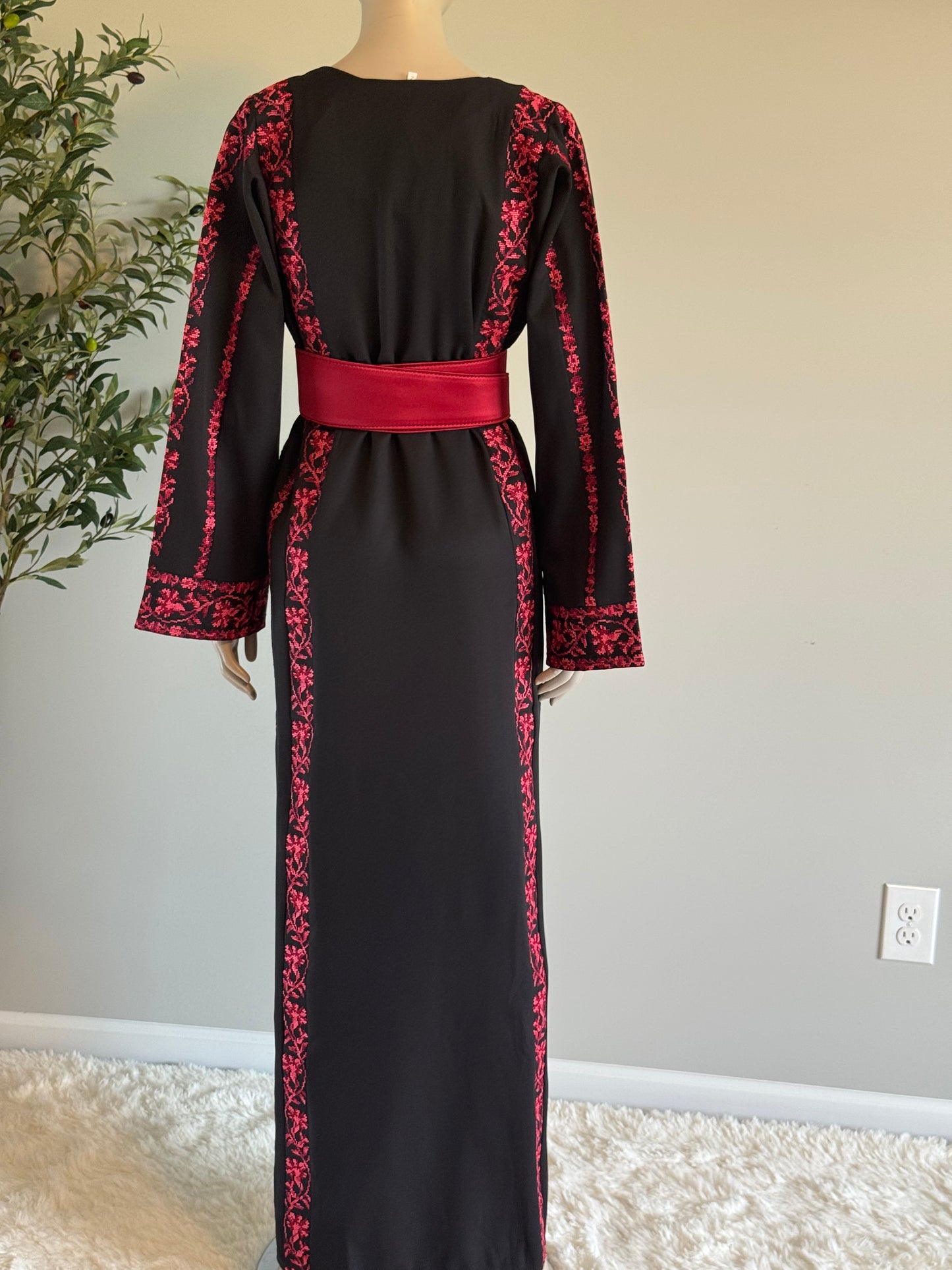 Black embroidered thobe