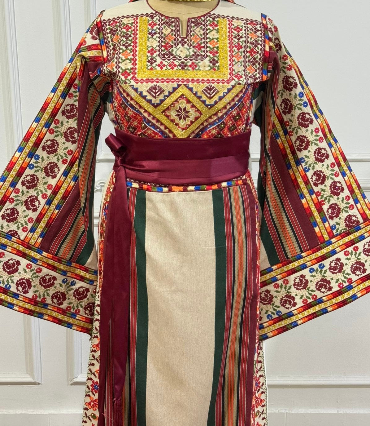 Beige Majdalwee Thobe with Colorful Embroidery