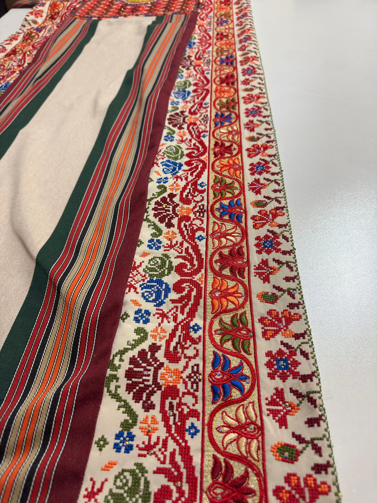 Beige Majdalwee thobe