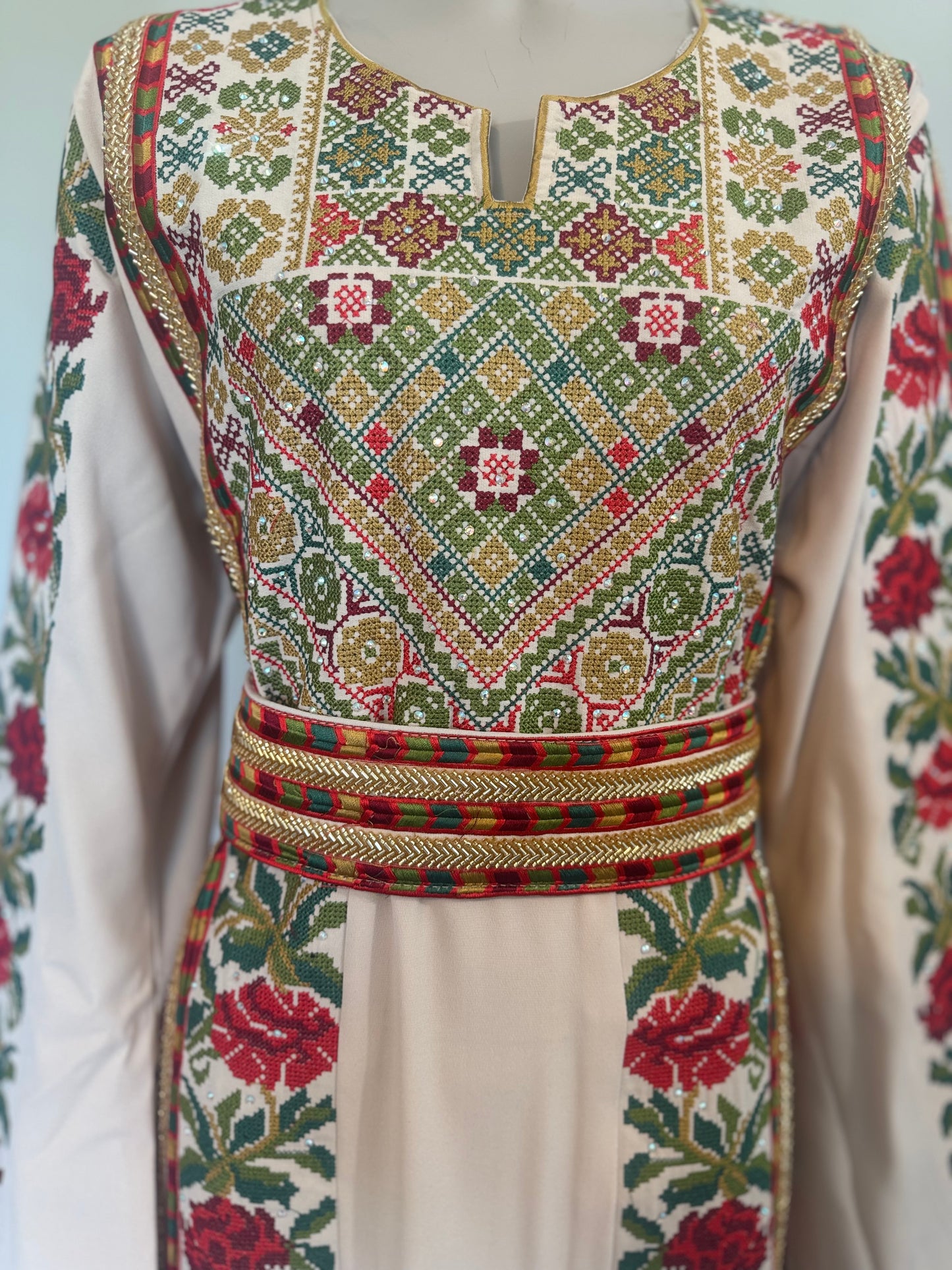 Beige thobe with good sabayel