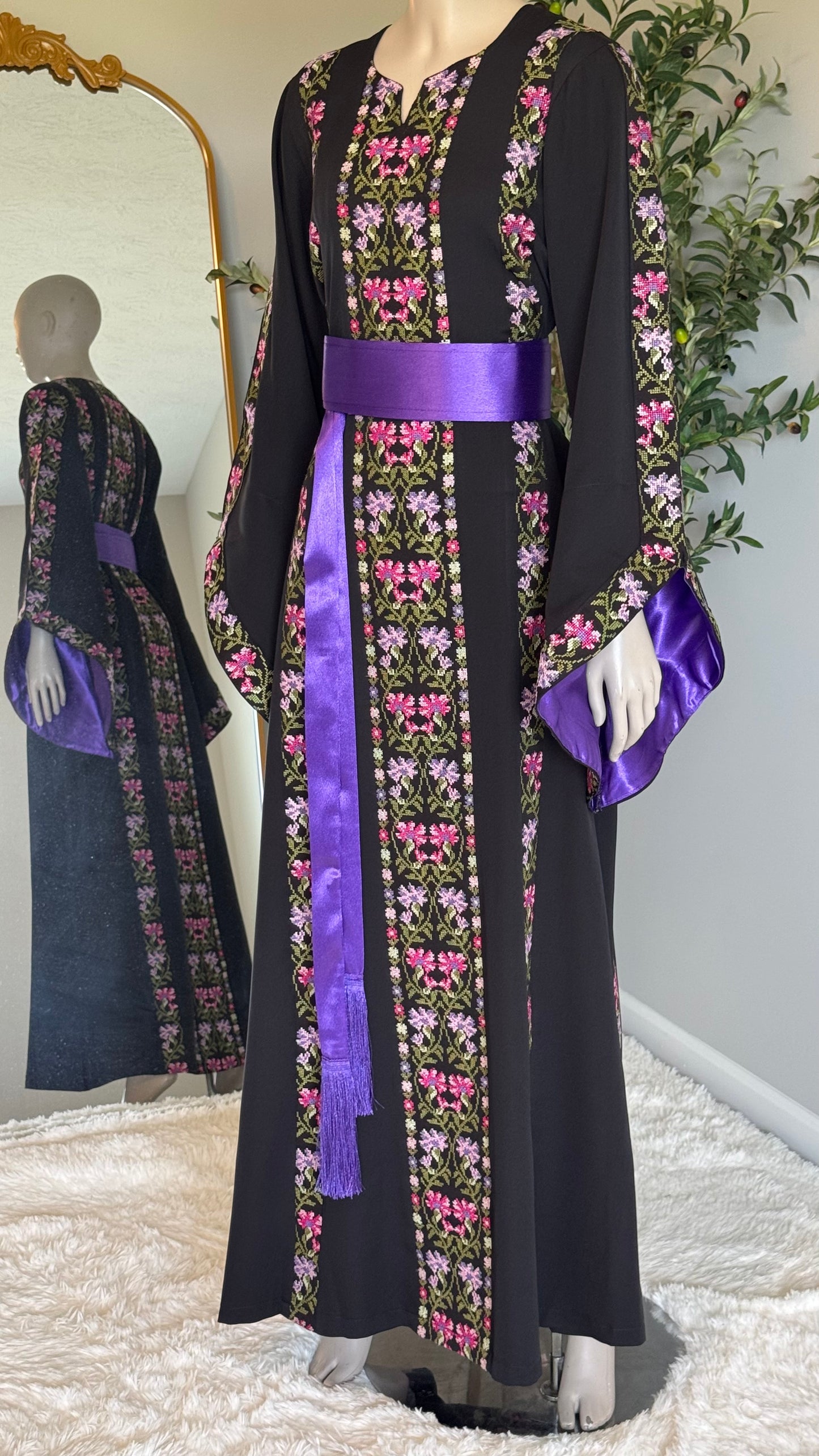 Black and purple embroidered dress/ thobe