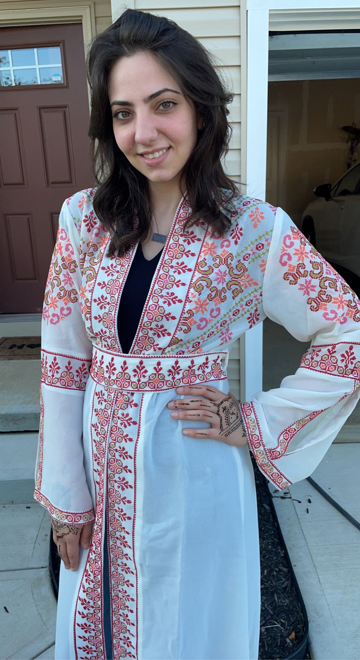 White and red embroidered caftan