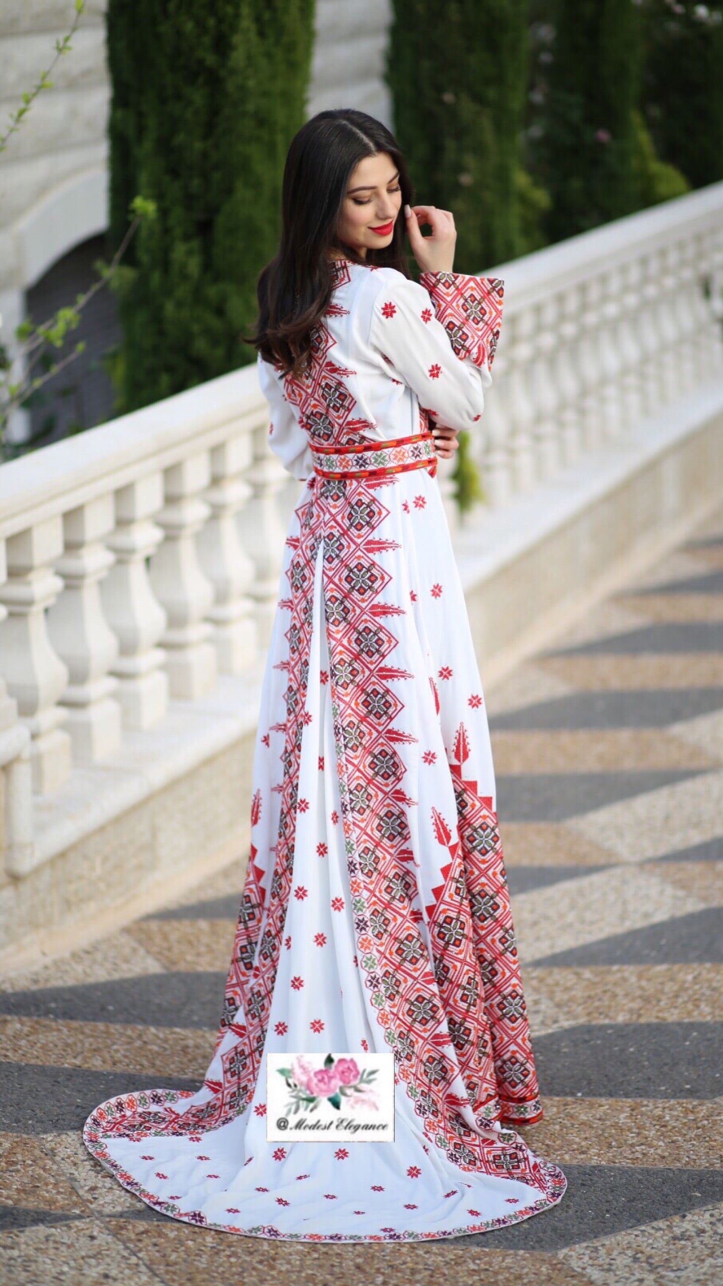 Off white bridal henna thobe – Modest Elegance Boutique