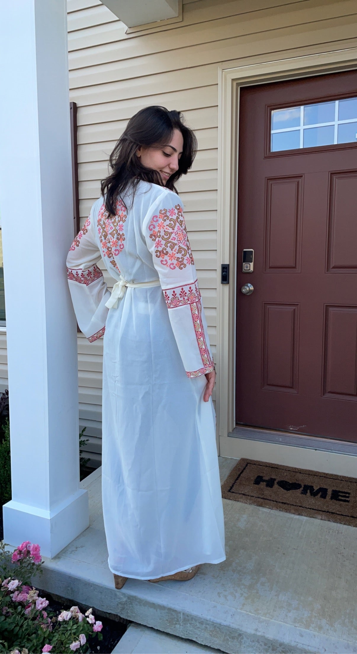 White and red embroidered caftan